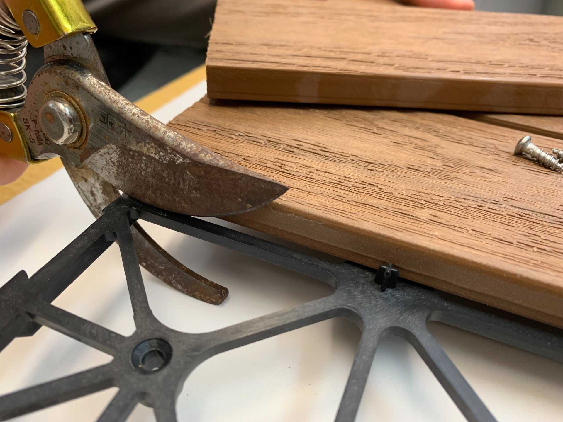 2801751 快組地板--手工具裁切法