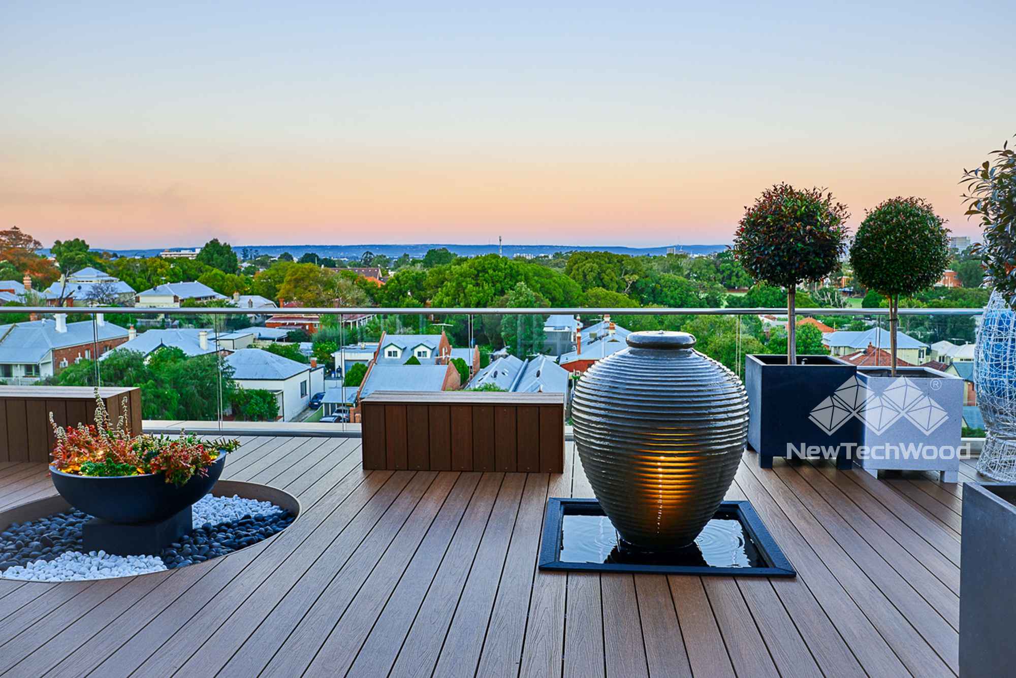 Ultrashield-decking-penthouse 美新塑木-澳洲海岸觀景平台