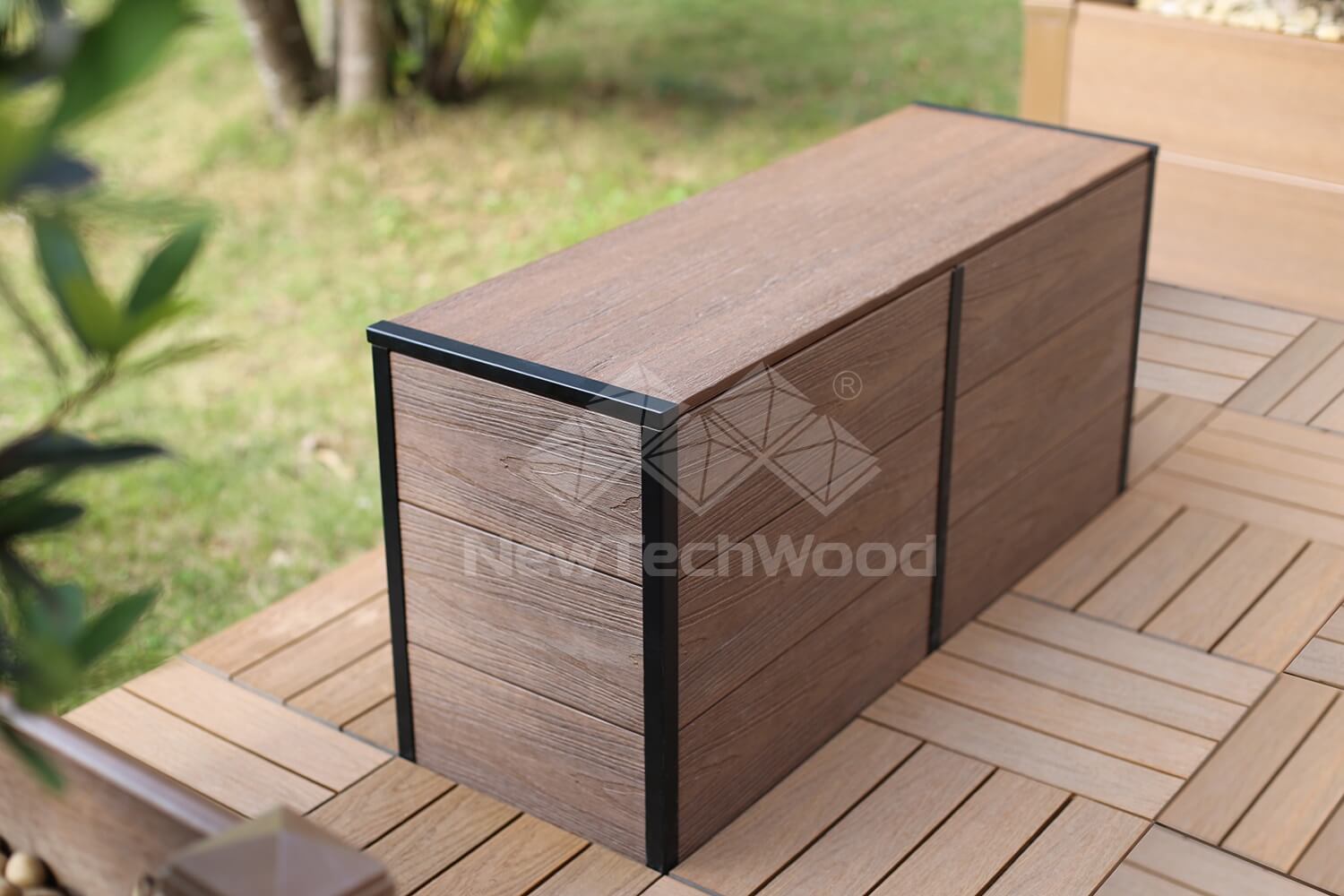 座椅儲物箱外觀